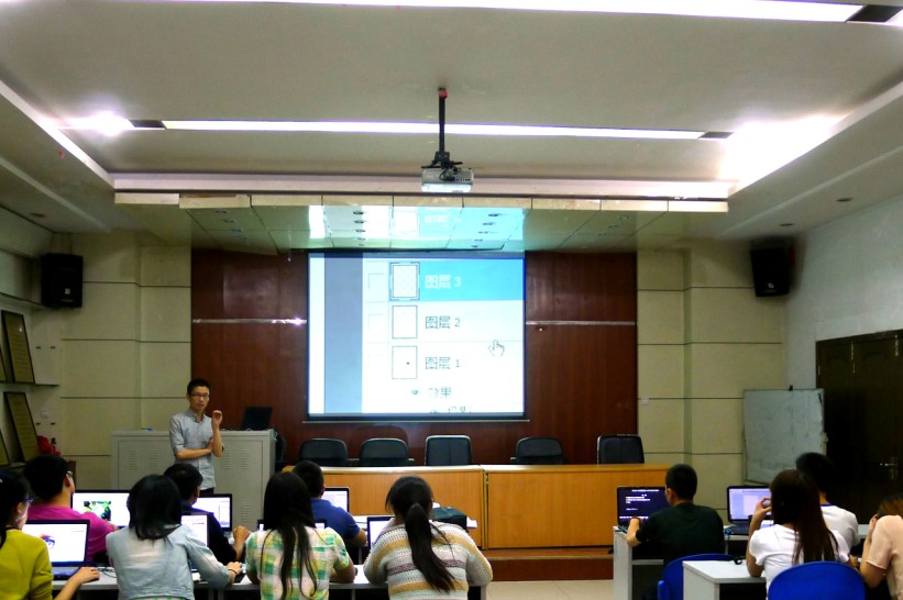 开展学生电脑软件技能教育，...