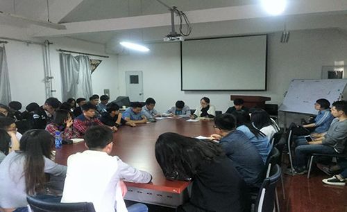 “怀揣梦想，做青年学生中的...