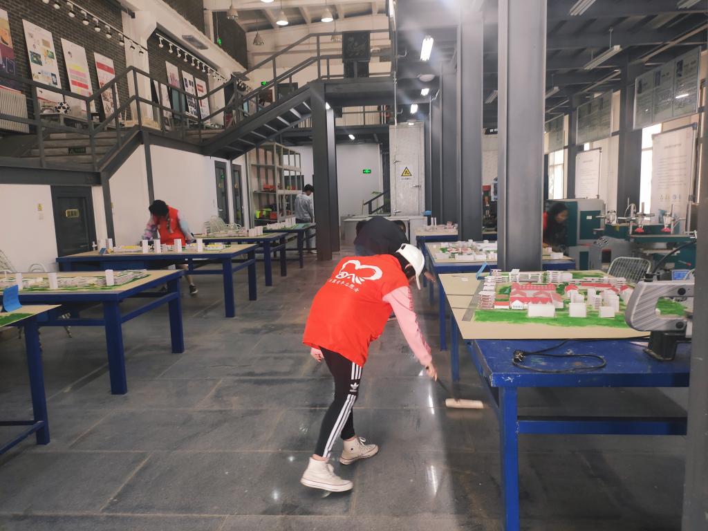 洁净伴我行——设计艺术学院...