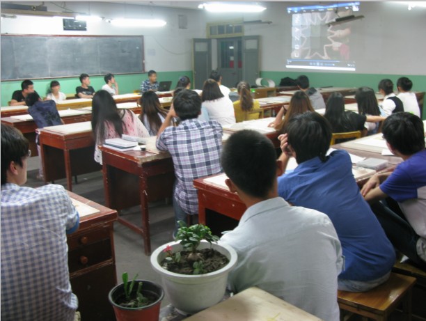 设计艺术学院2012级视觉传达...