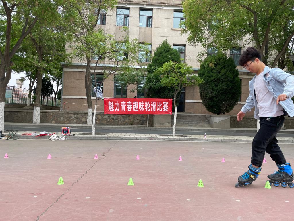 设计艺术学院举办魅力青春趣...